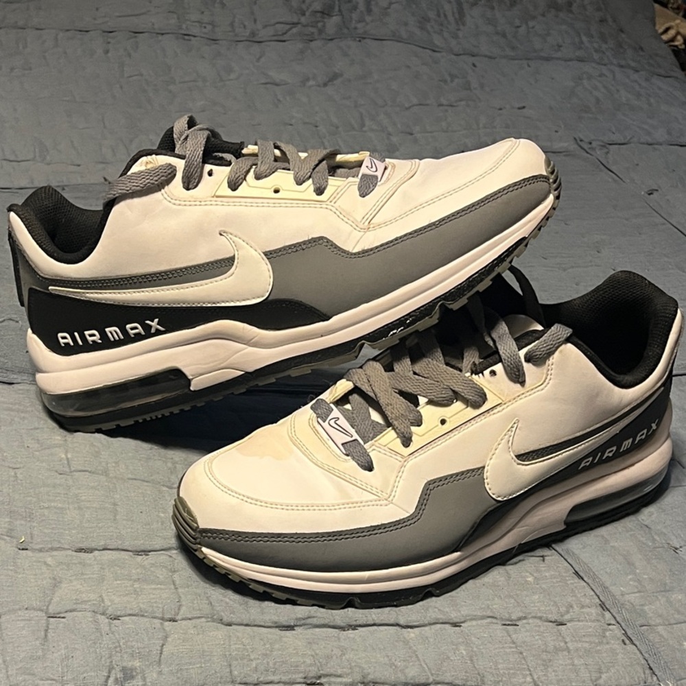 Nike Air Max Men's Cream and Black Sneakers - Picture 2 of 4